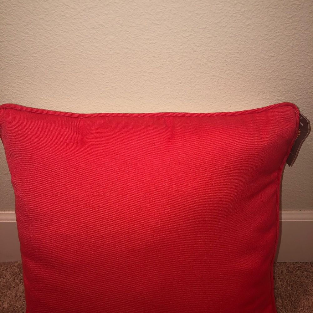 RED MAPLE LEAF Throw pillow pier 1 NWT - Picture 3 of 4